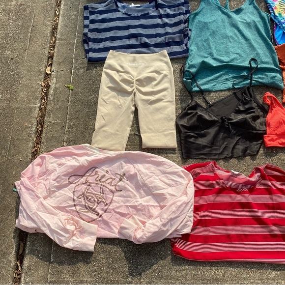 Colorful Clothing Lot women’s clothes multi sizes clothing bundle short sleeve - Picture 3 of 15